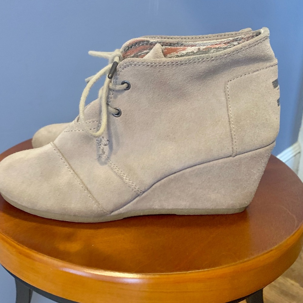 TOMS suede booties - taupe